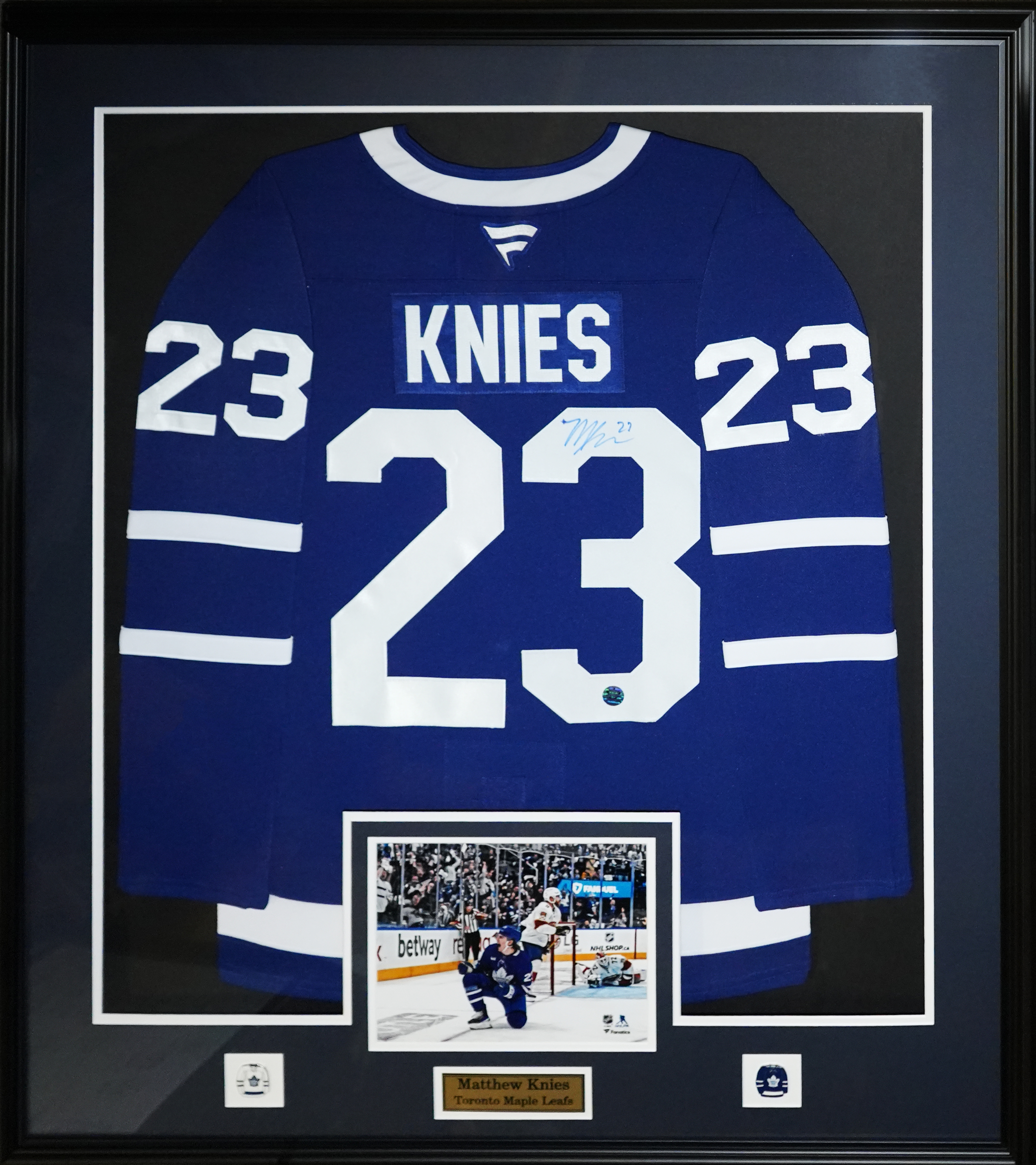 Matthew Knies Toronto Maple Leafs Signed Hockey Jersey Frame (Blue